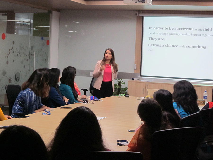 SMART WARDROBE MANAGEMENT TIPS for working women